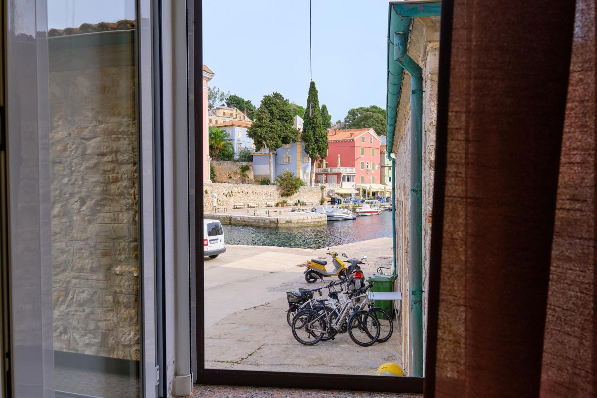 Apartments Antonella Veli Lošinj Exteriör bild