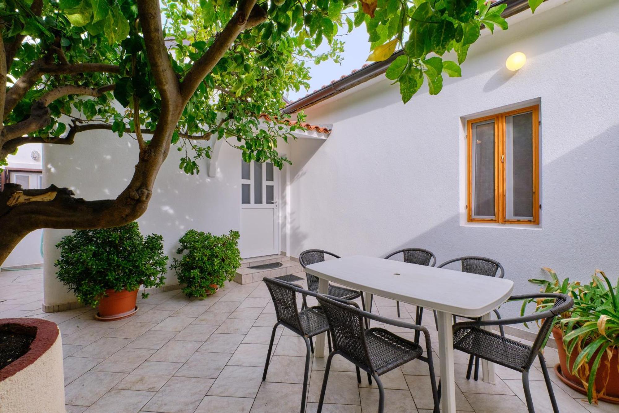 Apartments Antonella Veli Lošinj Exteriör bild