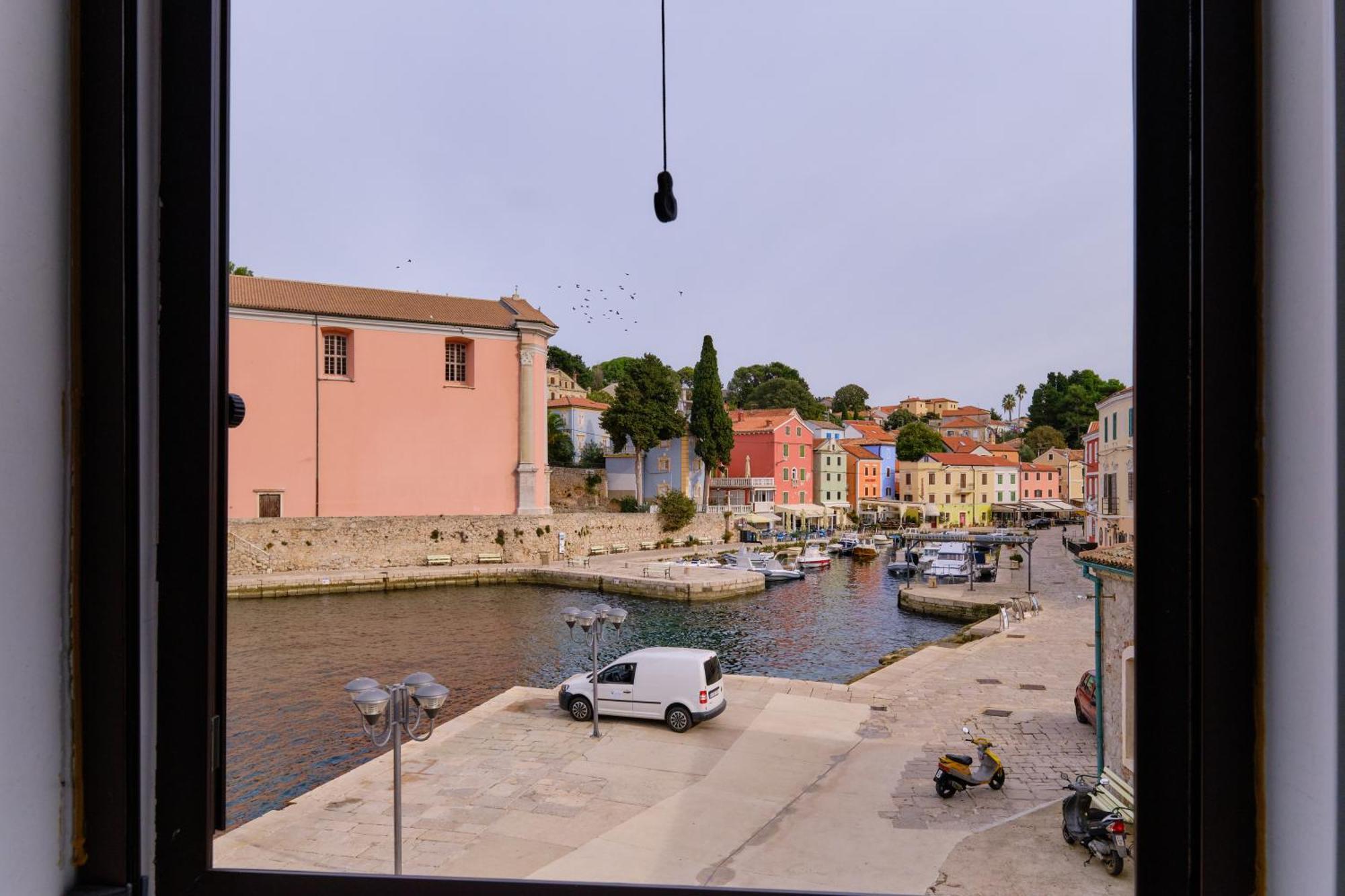 Apartments Antonella Veli Lošinj Exteriör bild