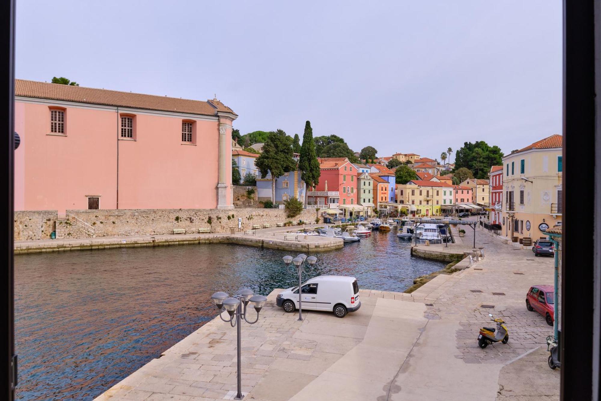 Apartments Antonella Veli Lošinj Exteriör bild